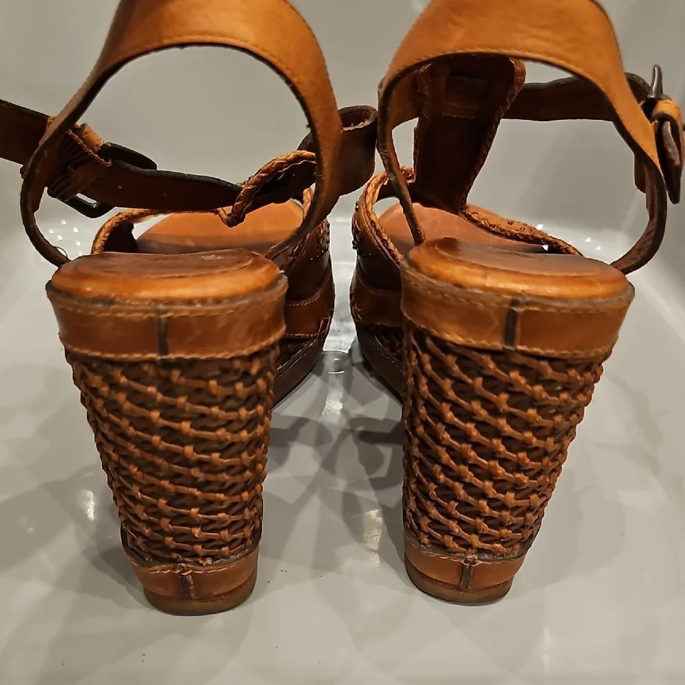 FRYE Tan Leather Wedge Sandals